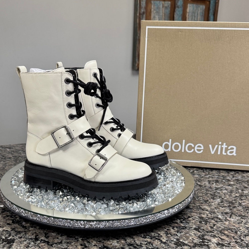 Dolce Vita Ronson off White Leather Lace-Up black Lug Boots NEW 6
